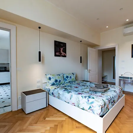 Nocleg ze śniadaniem La Finestra Sul Corso, 4*