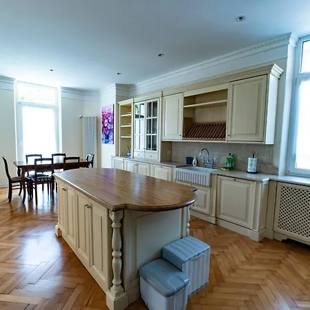 Nocleg ze śniadaniem La Finestra Sul Corso, 4*